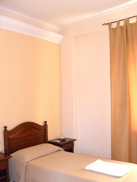 Hotel Piro Torrenova  Quarto foto