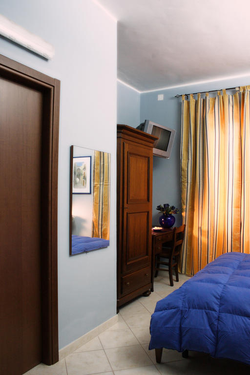 Hotel Piro Torrenova  Quarto foto
